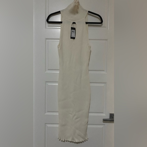 Guess. RIB KNIT DRESS - Picture 5 of 9